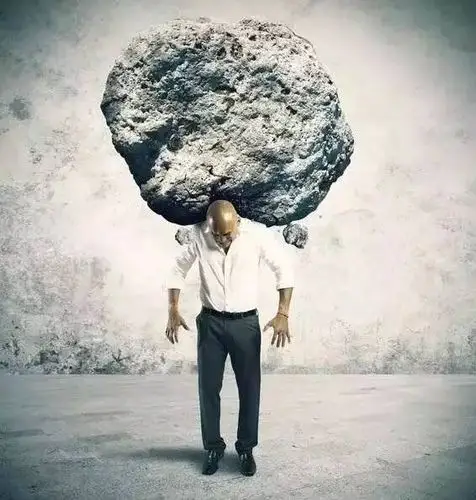 人生的低谷活着就要好好努力走出低谷