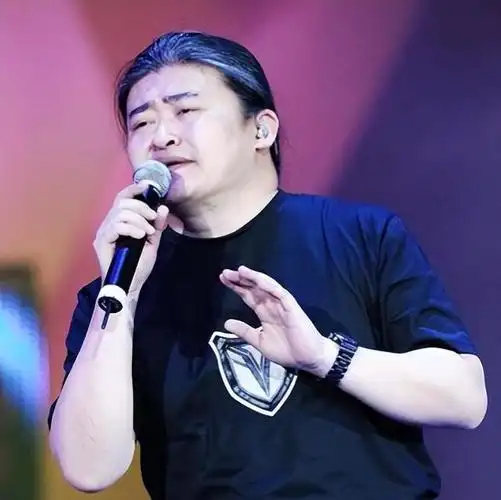 60岁刘欢的痛:父母离世,身患"不死癌症",大龄女儿让他不放心