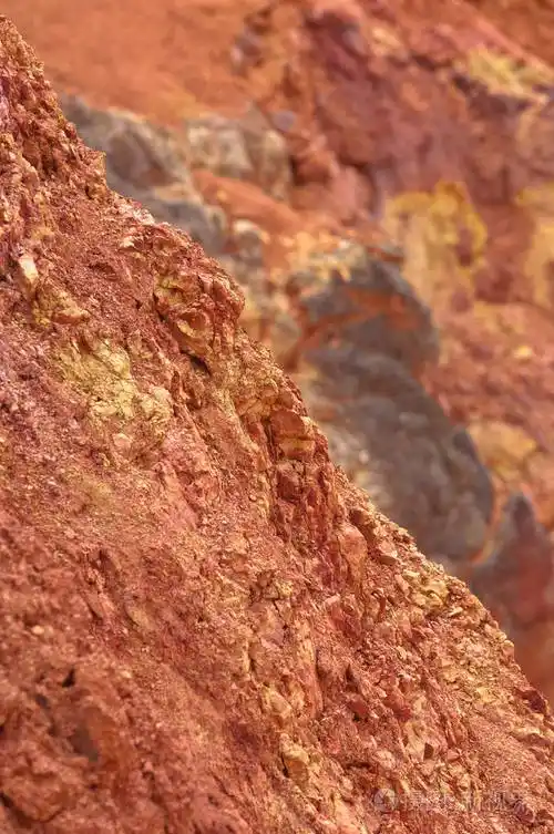 铝土矿表面铝矾土