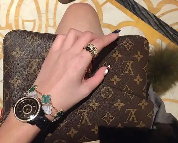 网上在哪买奢侈品二手包包闲置了怎么办