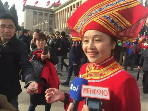 广西全国人大代表向惠玲广西全国人大代表向惠玲:"从社会上比如职业