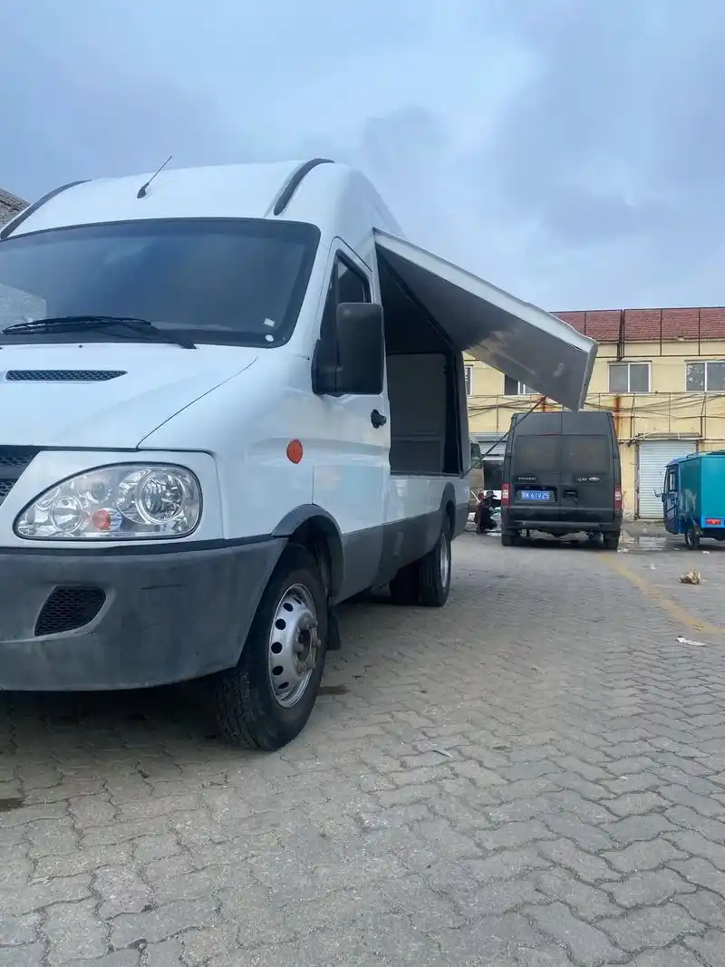 飞翼门依维柯宝廸:16年小型专用客车:#飞翼门依维柯宝廸:1 - 抖音