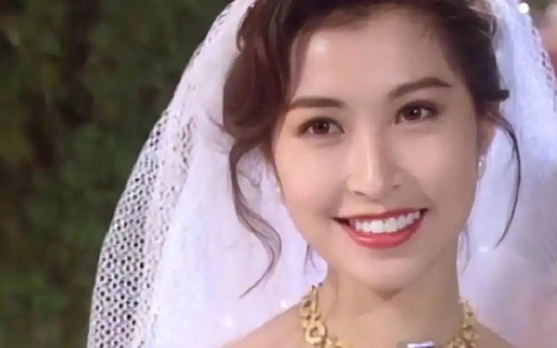香港女明星婚纱照合集,没想到年轻时的郭蔼明如此惊艳