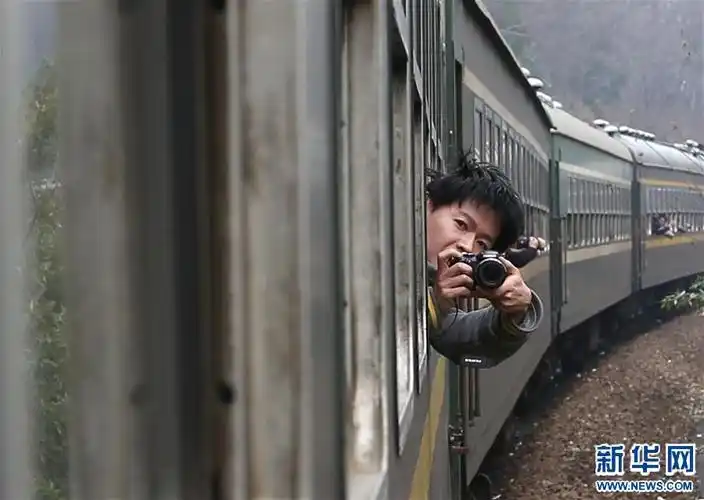 南京最后一趟"绿皮车"上的表情