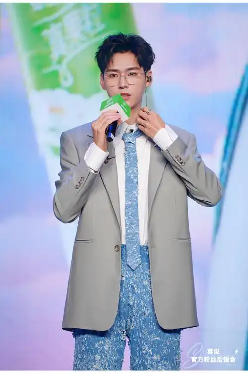 果粒多多,美滋美味,和龚俊@龚俊simon一起,果真无限公司,畅享美味