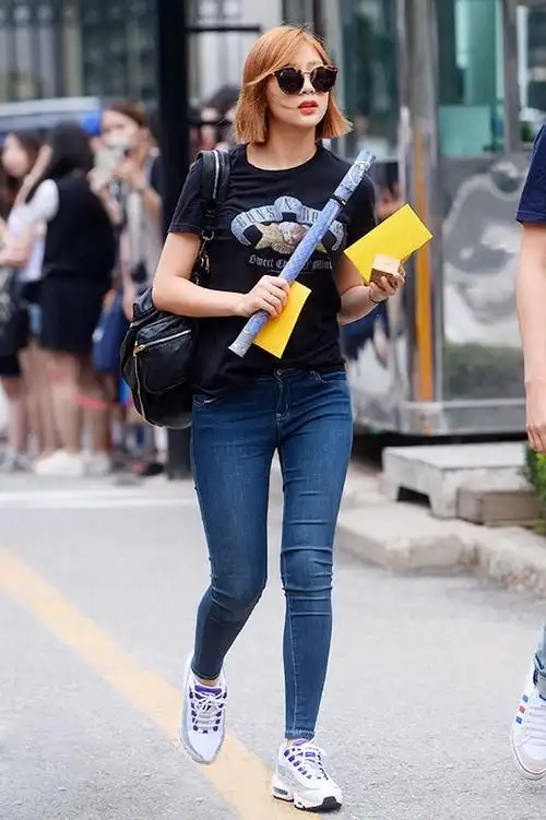 六期 阿粉的时尚>>吴夏荣篇 盘点忙内荣的服装搭配 .