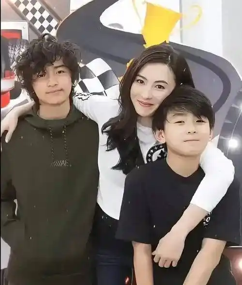 张素智#[话题]##张凯奇叛逆场景##张素智人生