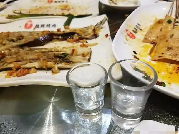 饭局应酬敬酒是有技巧的会敬酒的人比会喝酒的人更招人待见