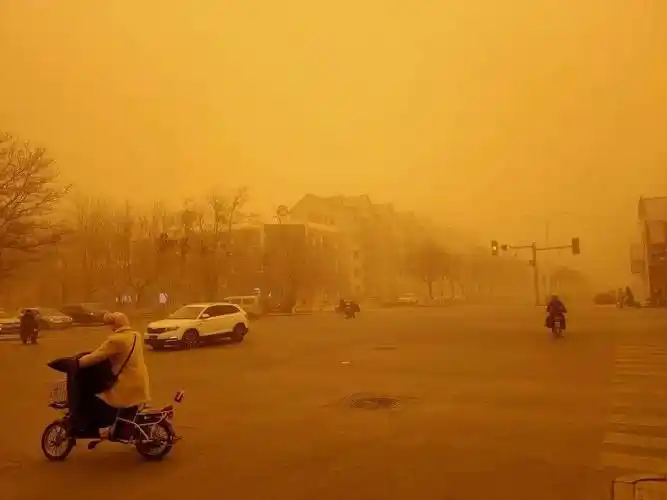 沙尘暴天气伤害大,防护措施怎么做?揭秘专家建议!_影响_呼吸系统_颗粒