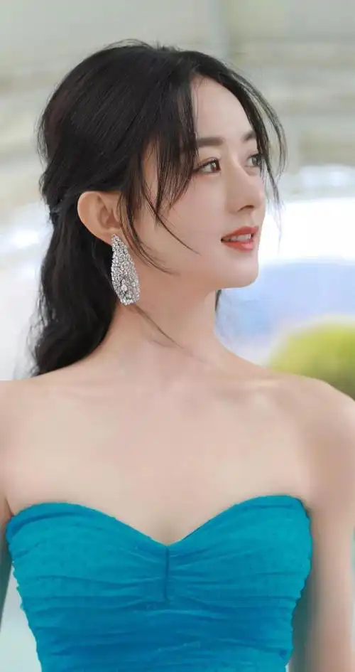 明星壁纸‖赵丽颖 蓝色抹胸裙写真_网易订阅