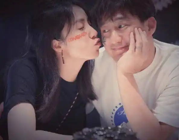 孙莉晒幸福,15岁多多为爸妈过情人节,手工"爱心面包"卖相超好_黄磊