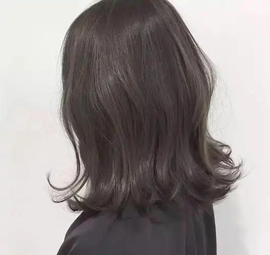 半烫中长发发型图片 头发半烫越看越美 - 女士卷发 - 发型站