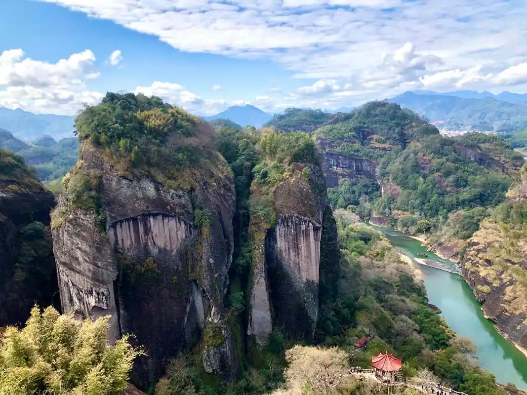 武夷山天游峰上俯瞰全景