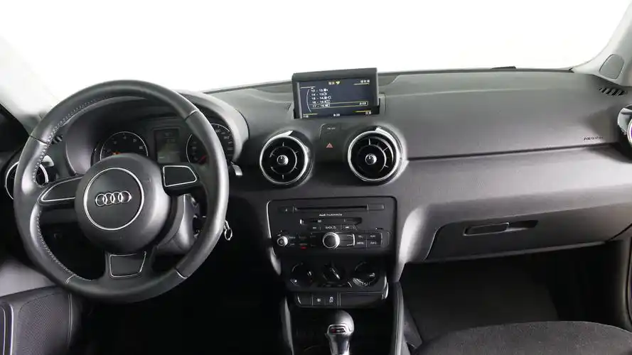 2014款奥迪a1,黑色内饰,座椅,中控方向盘,仪表台图片743316 - 澳康达