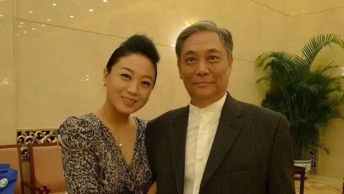 老妈是金鹰女神,老爸是优秀演员_张楚楚_宋佳_张学津