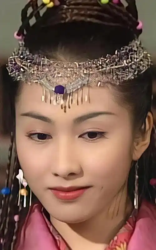 黎姿,这位观众心目中的"最美赵敏",超凡脱俗的"周芷若",她的名字在