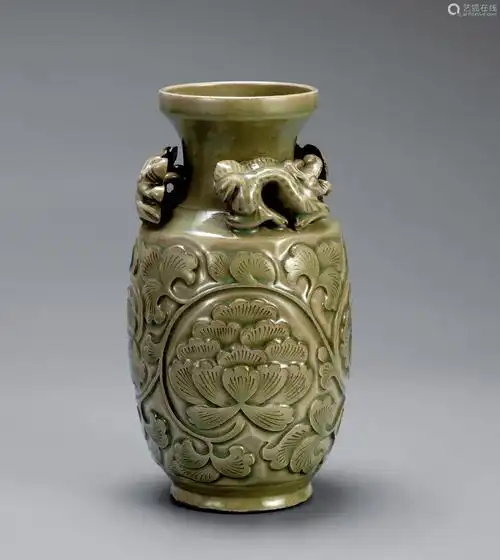 明耀州窑刻花瓶