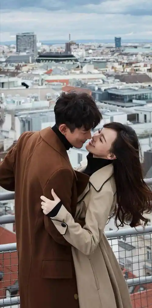 唐嫣提起罗晋满脸幸福,夸赞罗晋是个好奶爸,真的是嫁给了爱情!