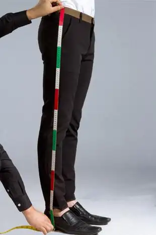 16.大腿根围:被测者直立,腿部放松,测量大腿最高部位的水平围长