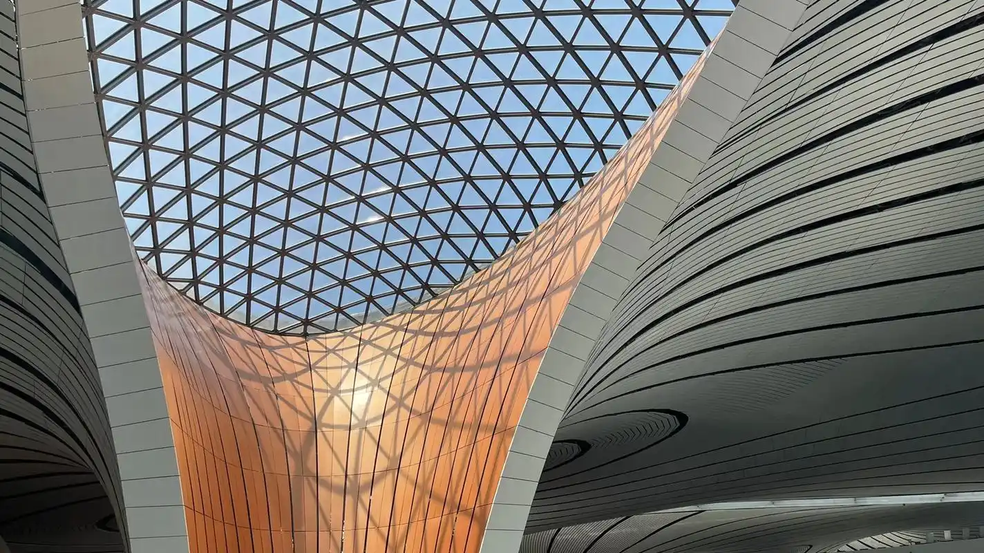 惊叹于扎哈的每一件作品#北京大兴机场#扎哈哈迪德 - 抖音