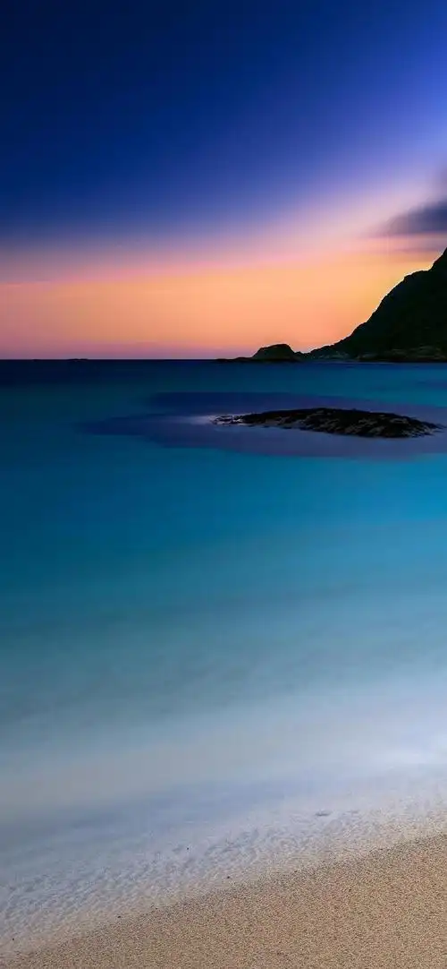 蔚蓝色大海美景高清手机壁纸