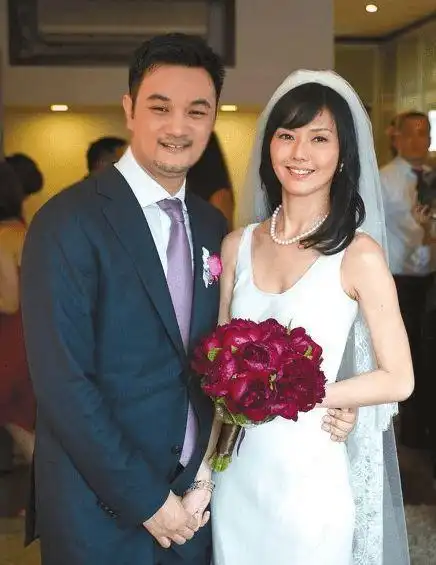 孙燕姿晒生日照老公罕见出镜 林俊杰现身评论区祝福