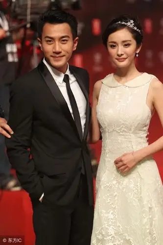 刘恺威终于与杨幂现身力破不和传闻