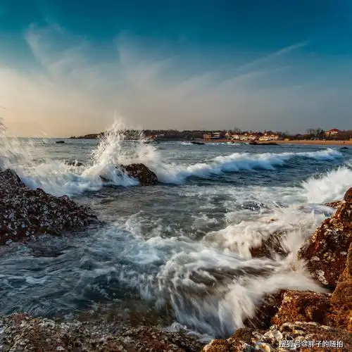 你眼中的那个大海浪花,在摄影师的光圈里是这样的与众不同