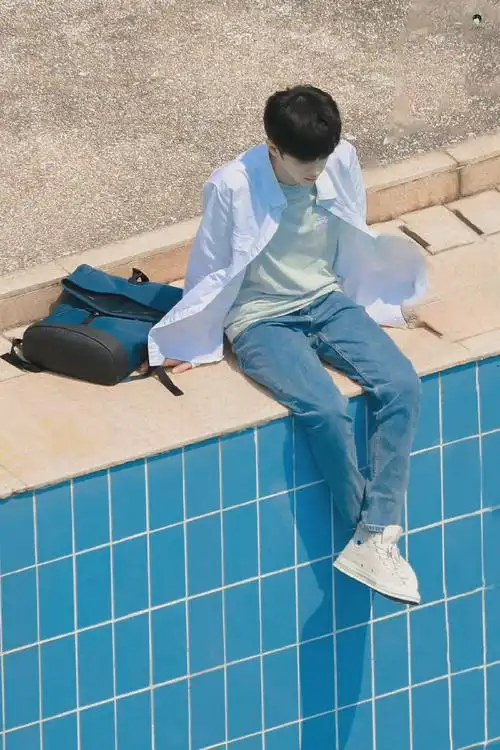 陈哲远制服锁死