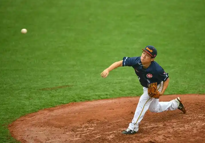 棒球——男子小组赛:广东胜香港_比赛