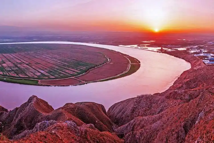 宁夏青铜峡黄河峡谷,塞上江南源头,水利文化见证