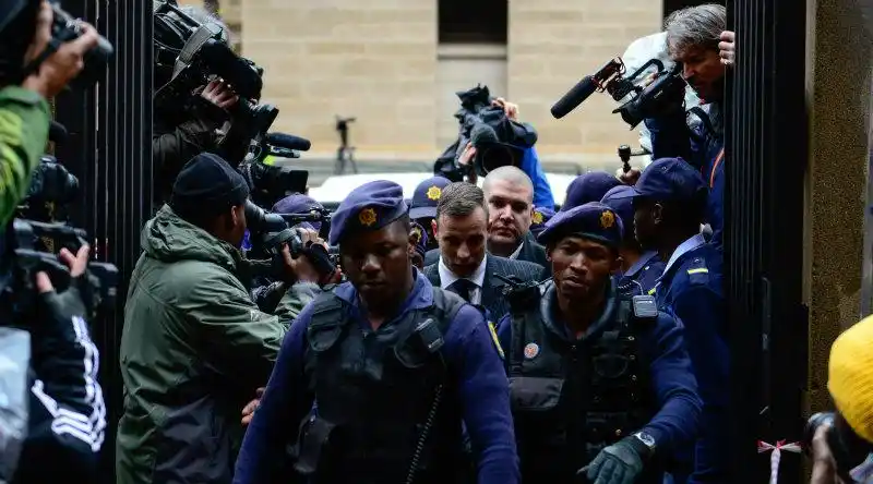 南非"刀锋战士"再次出庭受审 心理学家辩护被驳斥