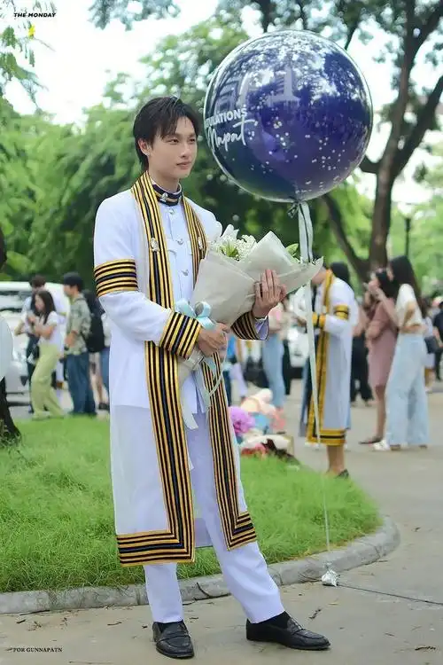 泰国毕业礼服大赏,朱拉隆功的最好看,你喜欢哪一套?