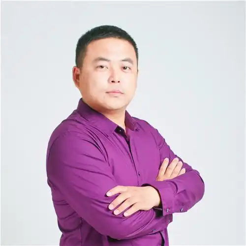 老铁,本名吴铁军,从事舒适家居计统集成工作近8年