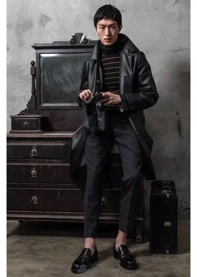 金大川禁欲系大片 实力示范雅痞风少年的衣橱