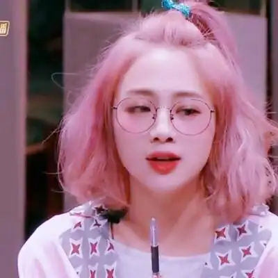 吴映洁鬼鬼表情包