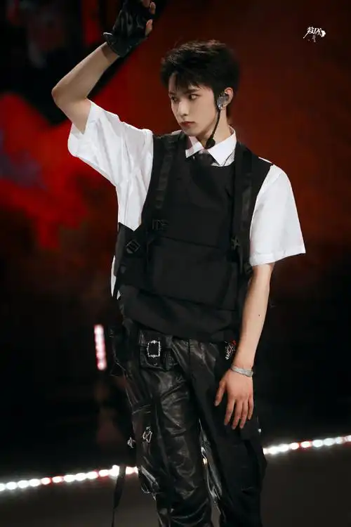 刘耀文 超绝少年气##刘耀文剪短发了