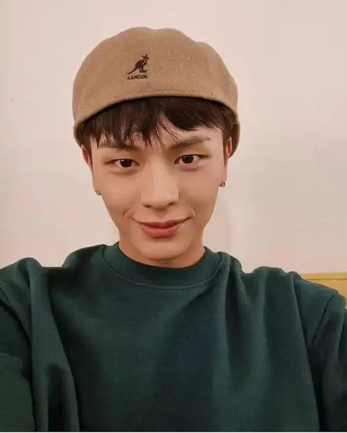 陆星材退伍复出作品演高中生