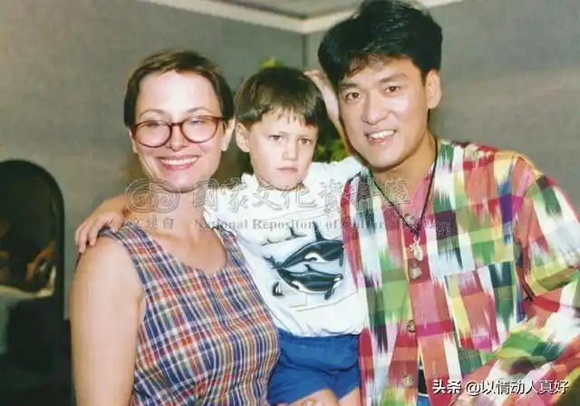 周华健:穷时你毅然嫁给我,有名后怎忘你糟糠恩?35年见证爱情