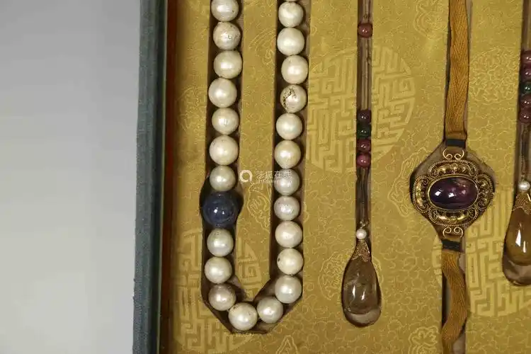 清代珍珠朝珠