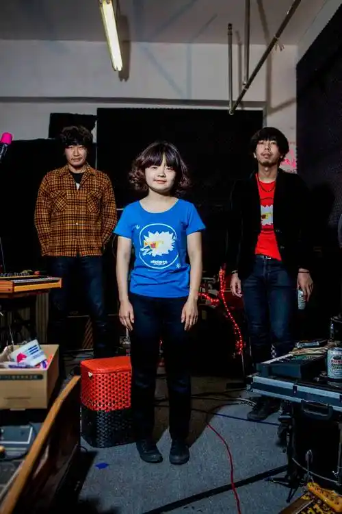 刺猬乐队在排练室,北京,2012年草莓音乐节,五条人乐队主唱兼主音吉他