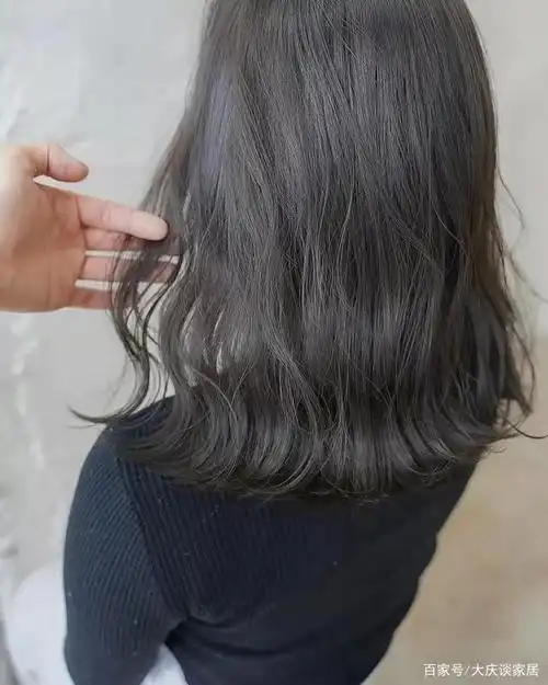 如果选择了与自己肤色对冲的头发颜色,不仅不会