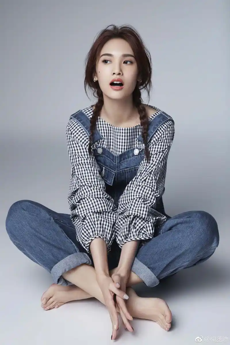 中长发怎么扎出最时髦的发型 看杨丞琳就可以