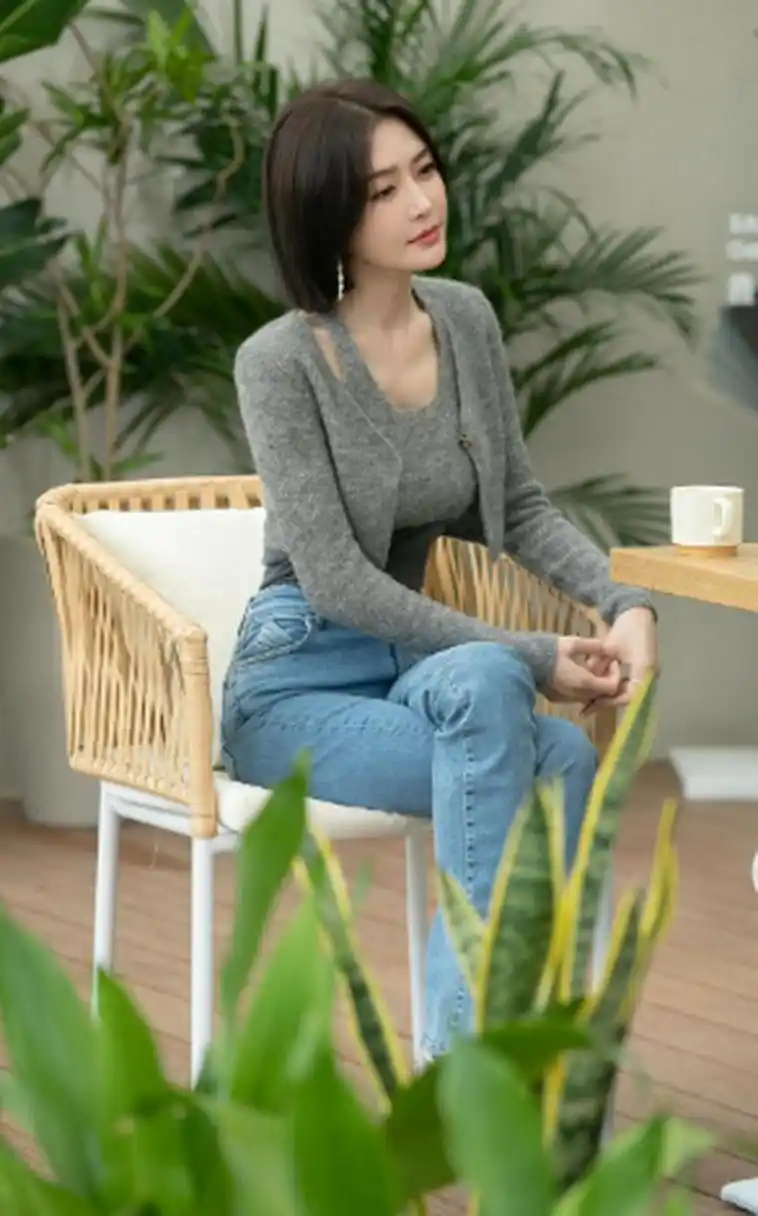 短头发的秦岚,不仅好看,气质拉满.