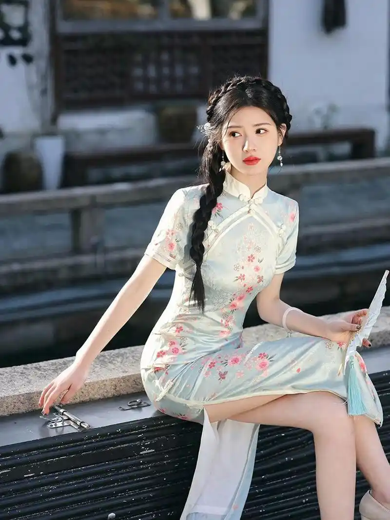 江南旗袍古风的温婉美女