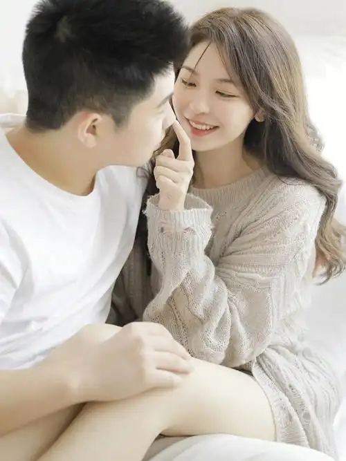 一恋爱我就撒娇又耍赖05情侣居家写真