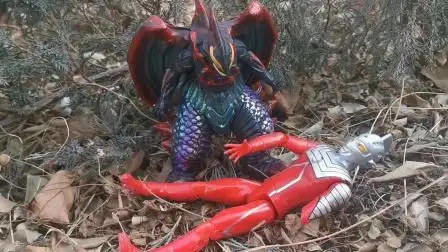 寻找奥特曼玩具!奇美拉贝洛斯迪迦神光棒