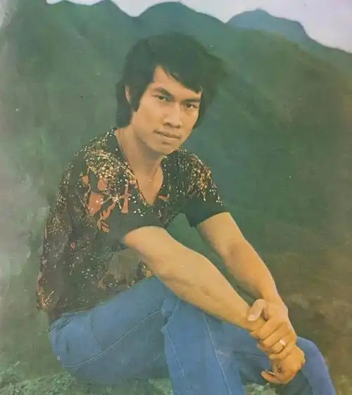 七十四岁白彪重回tvb走红,三连播的表演受到赞誉,出演郭靖成名