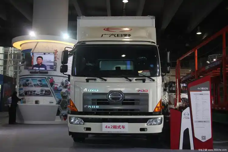 日野7004x296米载货车