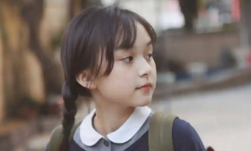 2岁出道年入百万,颜值太高"被禁止整容",今又凭《小舍得》走红_刘楚恬